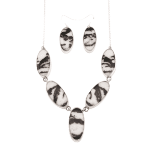 White Buffalo Necklace And Earrings Set